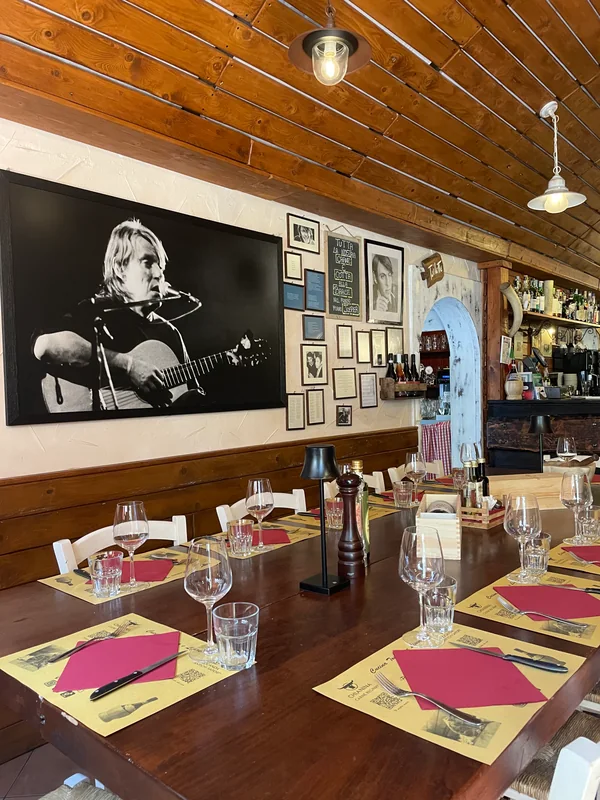 I tavoli della sala interna